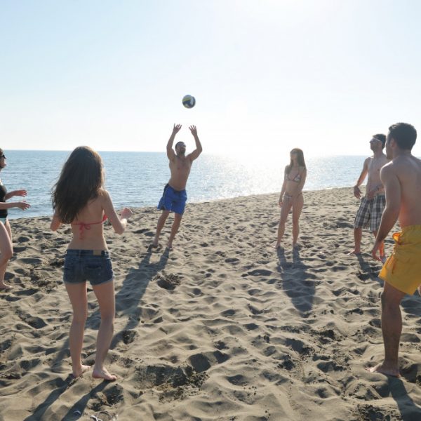 beach volleyballl